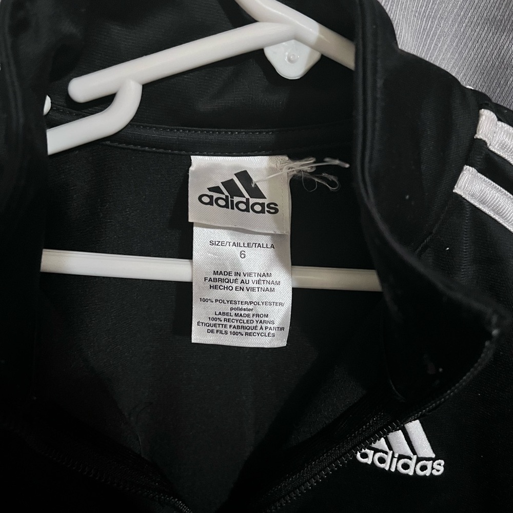 Boys Adidas Tracksuit - Picture 4 of 4